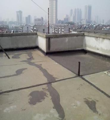 毕节市漏水维修 楼顶漏水是什么原因，楼顶漏水维修方法是什么?